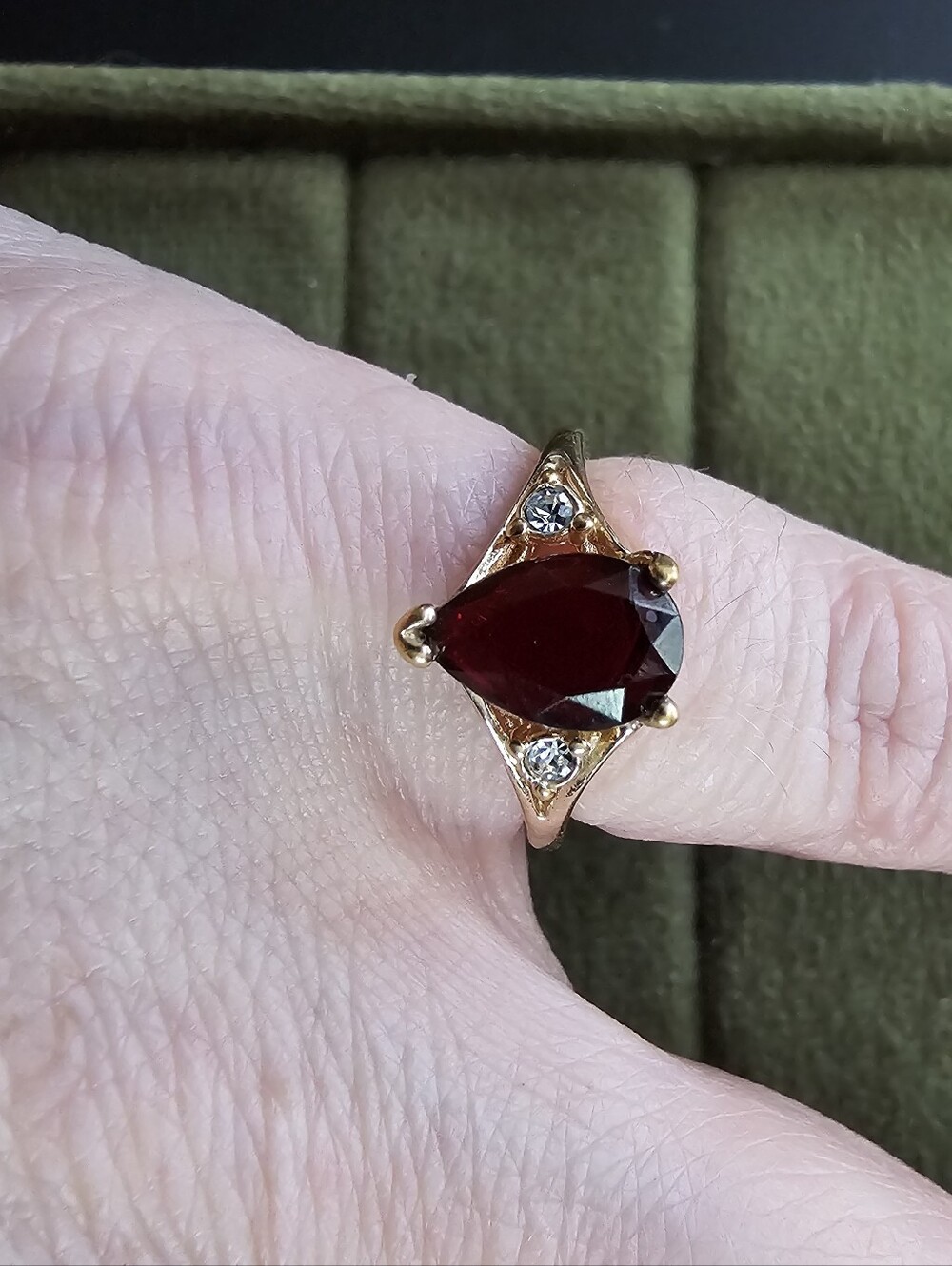 Vintage Avon Ring Size 4.5 - Picture 2 of 5